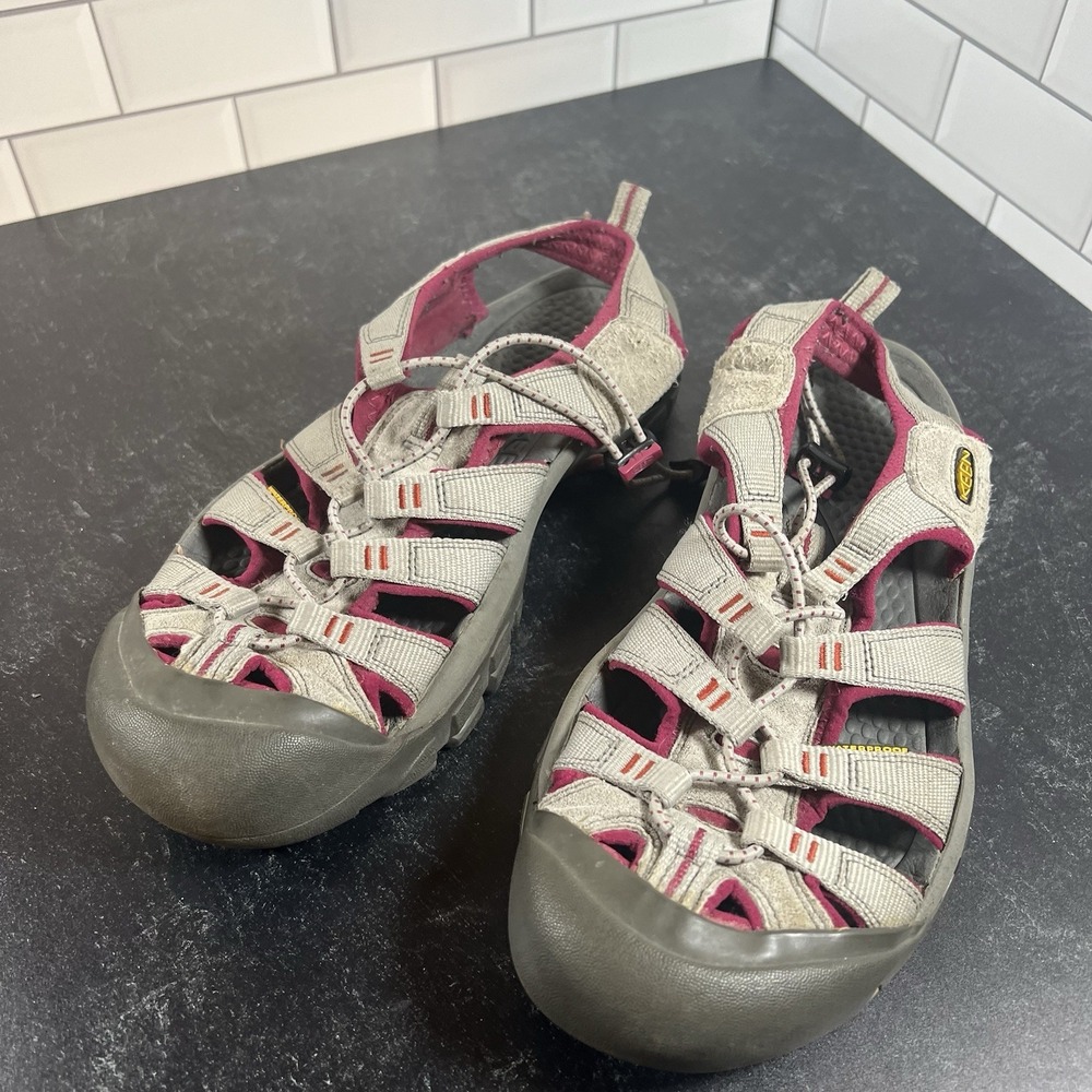 KEEN Whisper Women's Sandals Size 10 Gray Magenta Sport Trail Waterproof Shoes